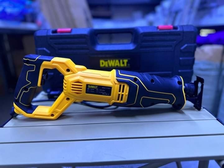 pila lisiciji rep dewalt 1650 w